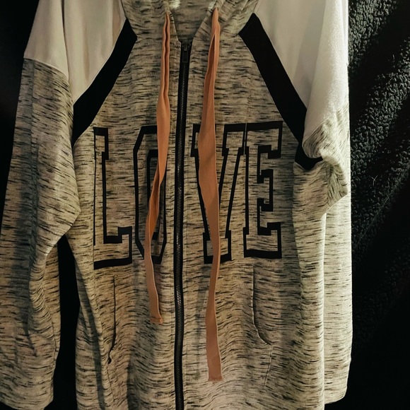 Woman’s fall jacket. - Picture 6 of 12